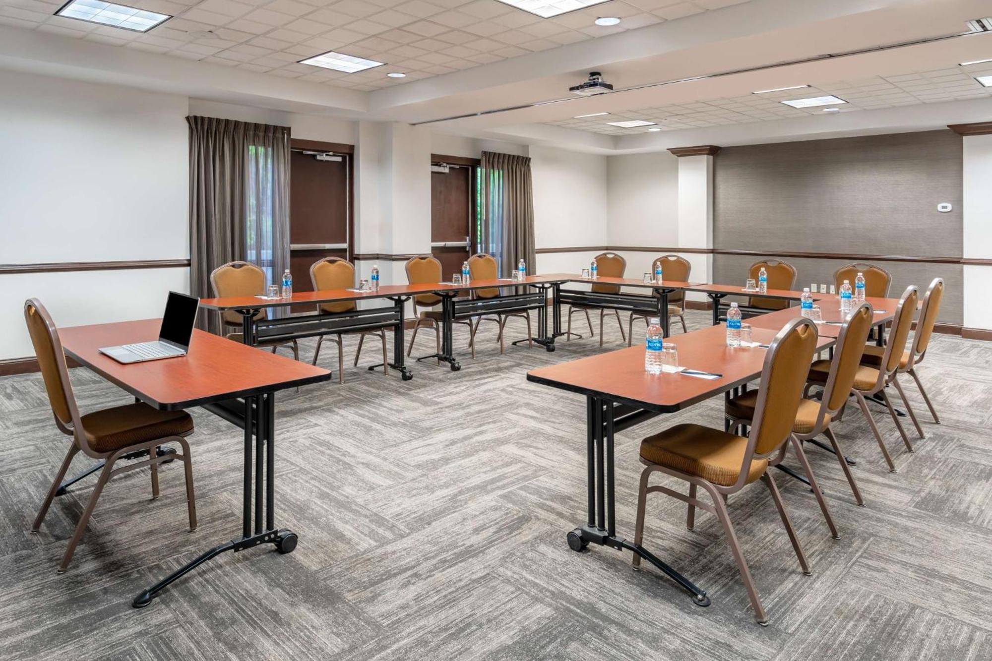 Hyatt Place Містик Екстер'єр фото